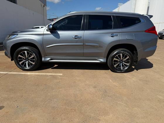 MITSUBISHI PAJERO SPORT 2.4 16V MIVEC TURBO DIESEL HPE AWD AUTOMÁTICO